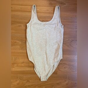 GAP Women’s light gray Bodysuit medium